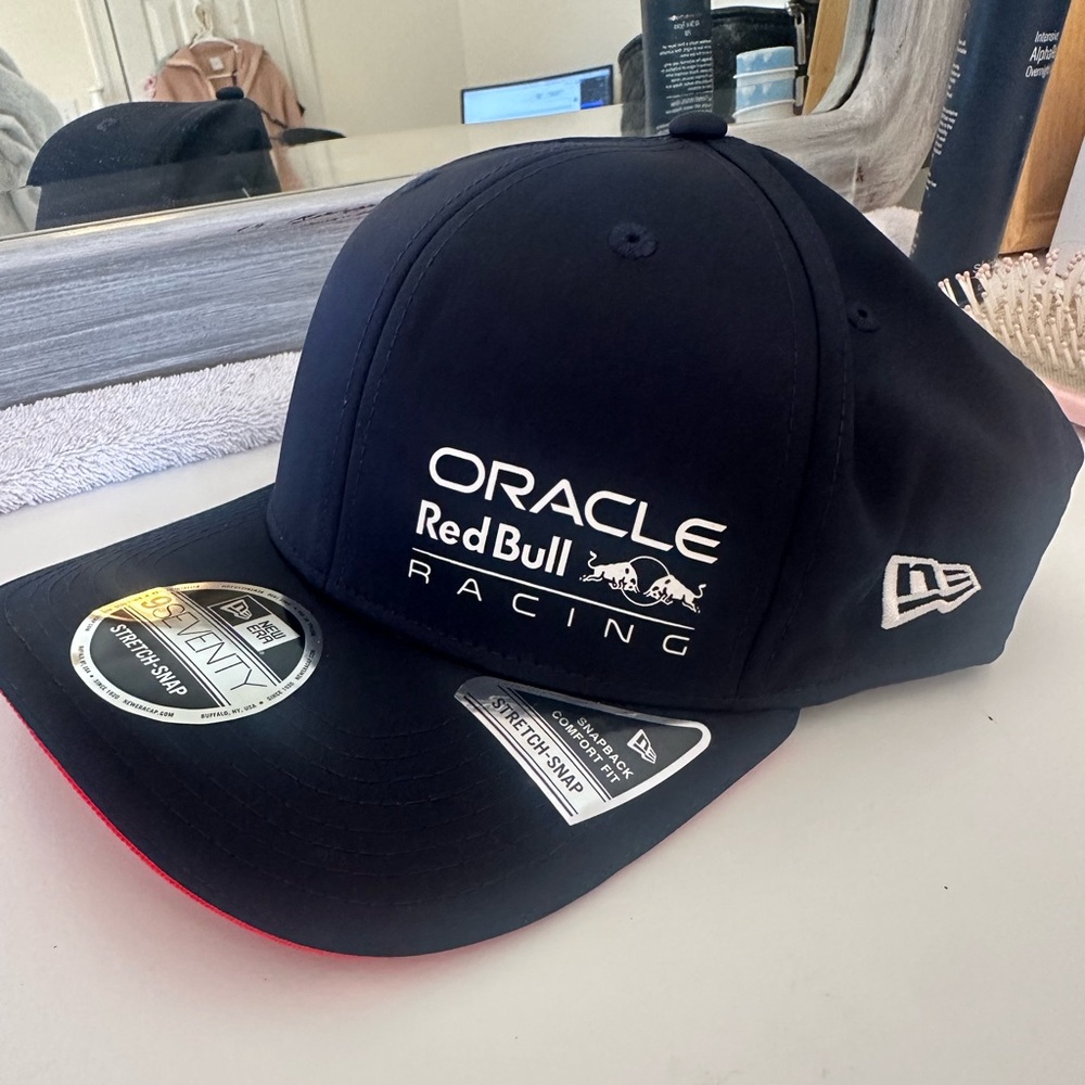 Paddock club Oracle Red Bull Racing Cap - Picture 5 of 5